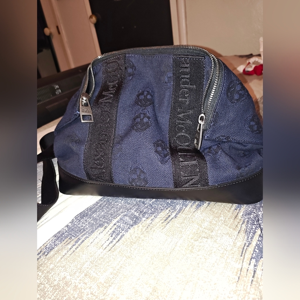 Alexander McQueen Skull Manta Crossbody Bag